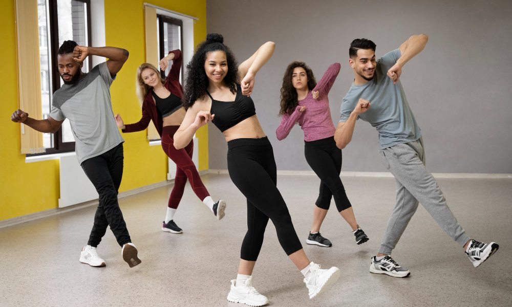 pessoas-que-participam-da-aula-de-terapia-de-danca